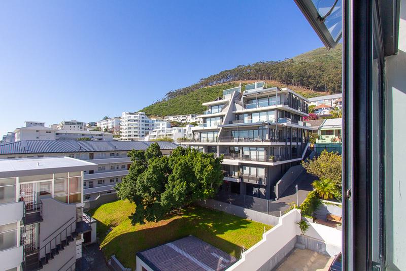 2 Bedroom Property for Sale in Sea Point Western Cape